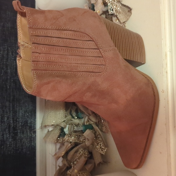 Suede cognac booties - Picture 4 of 4